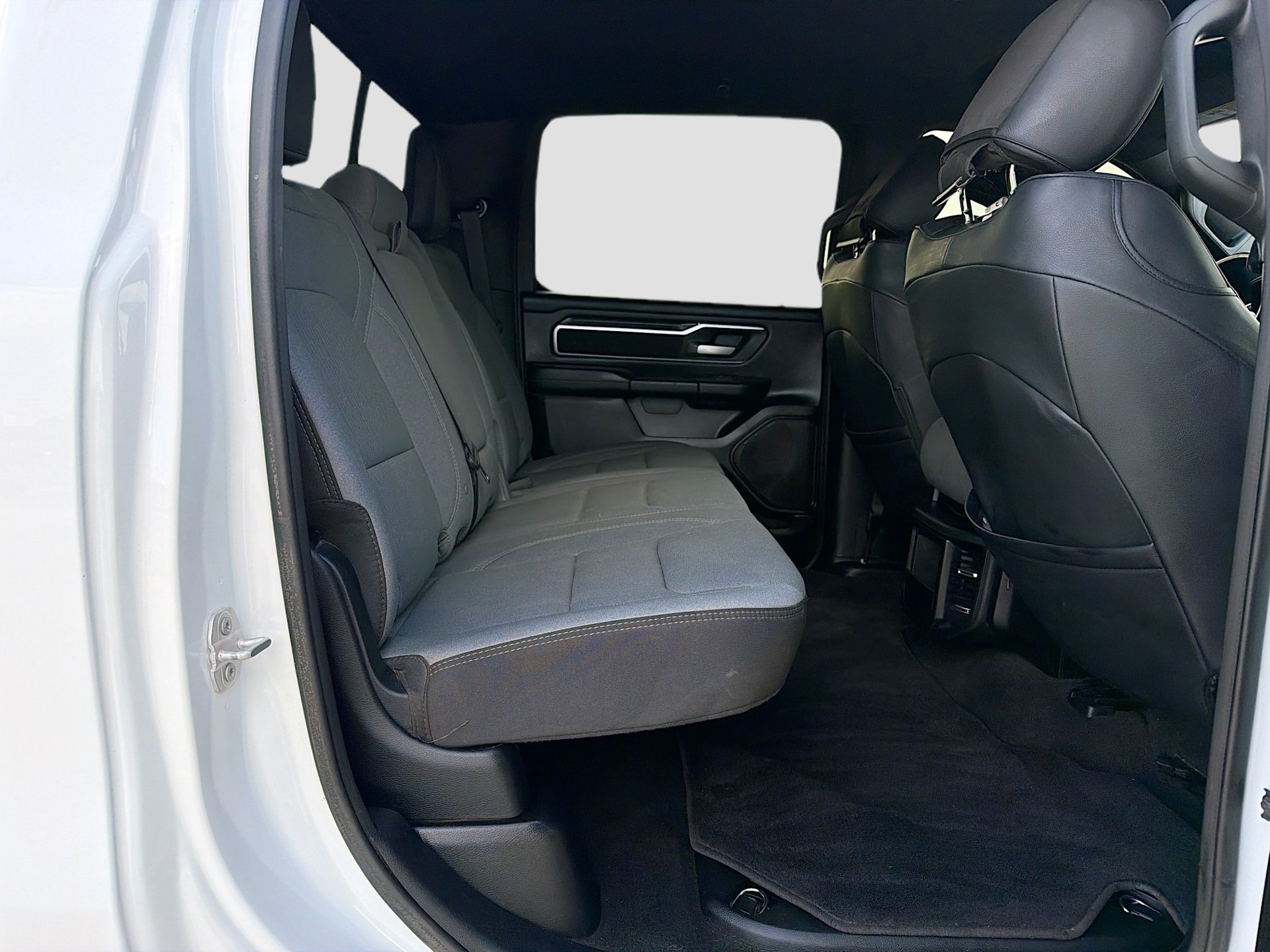 Used 2024 RAM 1500 Big Horn AWD/4WD image 30