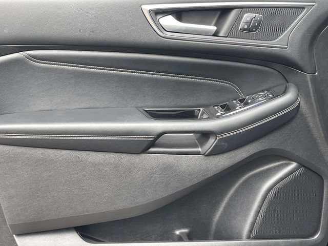 Certified 2017 Ford Edge Titanium w/ Technology Package FWD image 15