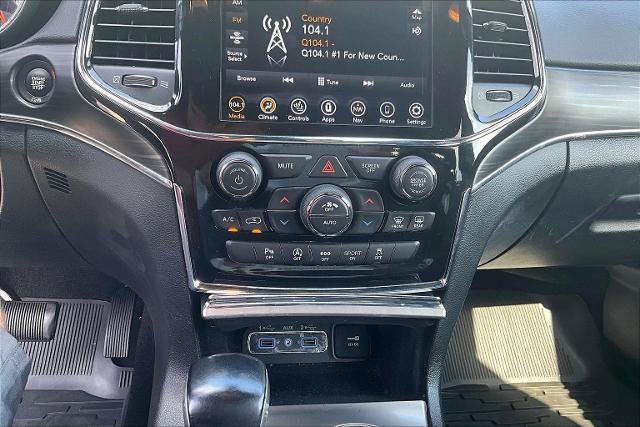 Used 2022 Jeep Grand Cherokee Limited w/ Tech Group AWD/4WD image 31