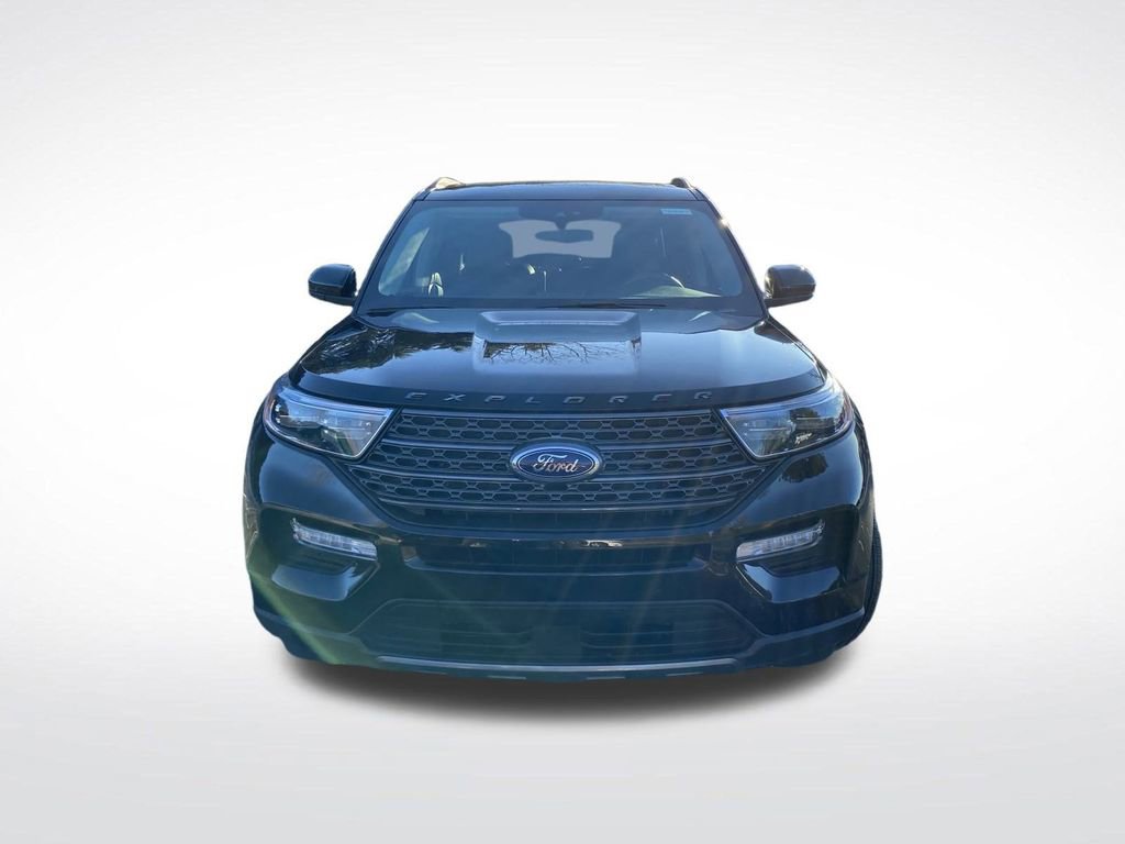 Certified 2023 Ford Explorer XLT w/ Equipment Group 202A image 12