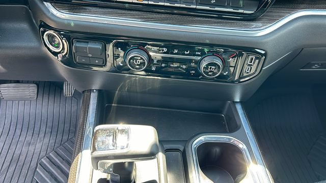 Used 2025 Chevrolet Silverado 1500 LT Trail Boss w/ Convenience Package II AWD/4WD image 21