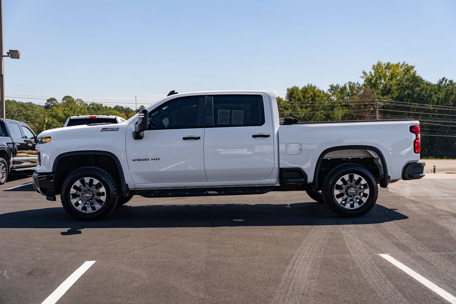 Used 2024 Chevrolet Silverado 2500 Custom w/ Custom Value Package AWD/4WD image 4