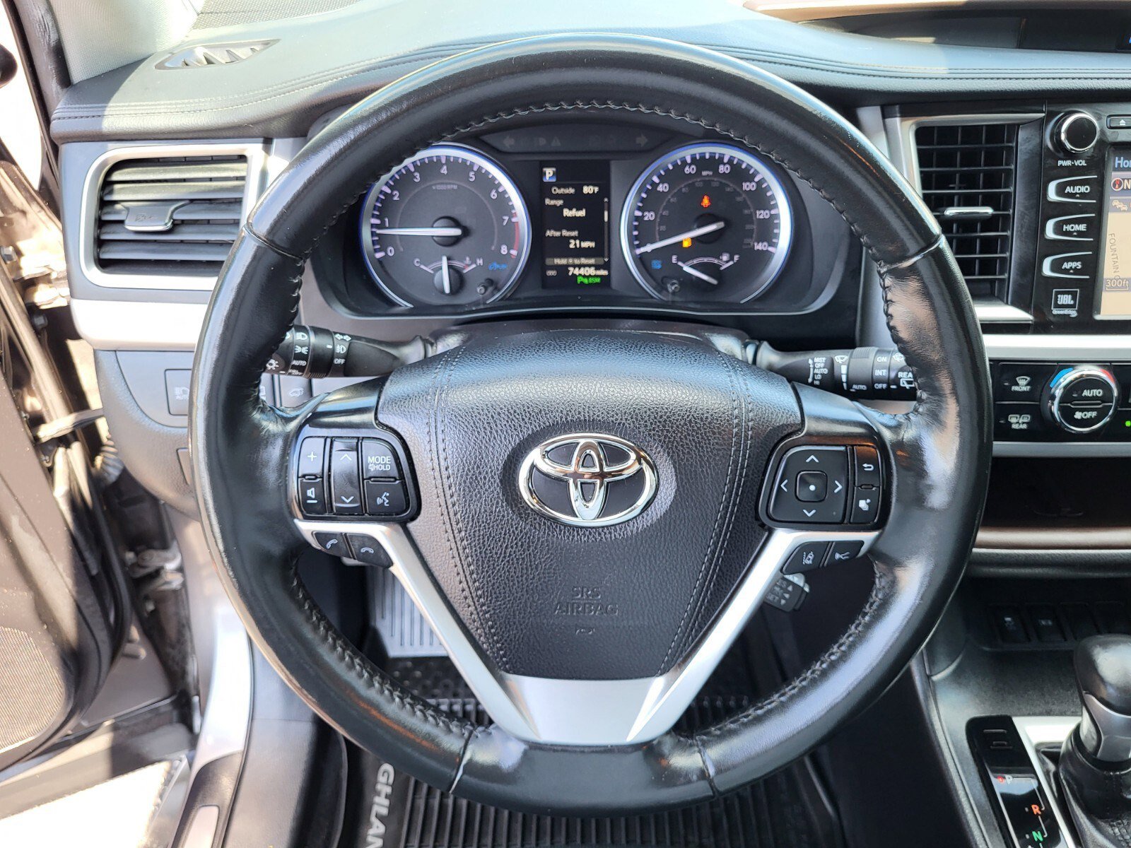 Used 2019 Toyota Highlander Limited Platinum FWD image 25