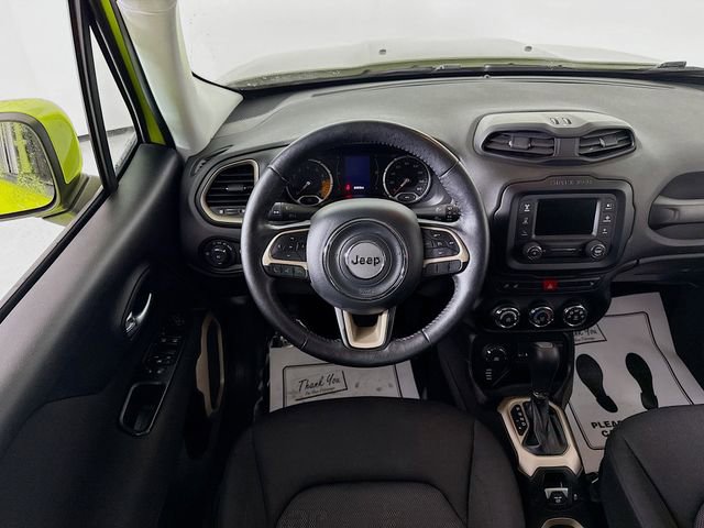 Used 2017 Jeep Renegade Latitude w/ Cold Weather Group image 21