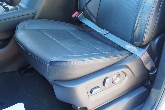 Used 2024 GMC Sierra 2500 Denali w/ Technology Package AWD/4WD image 19
