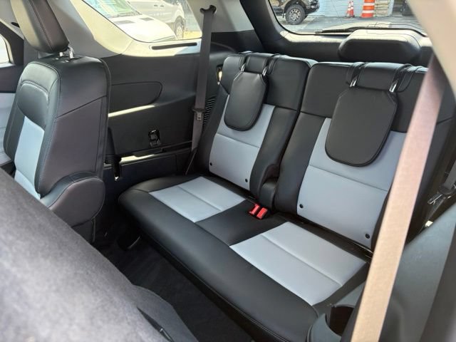 Certified 2022 Ford Explorer XLT w/ Equipment Group 202A AWD/4WD image 31