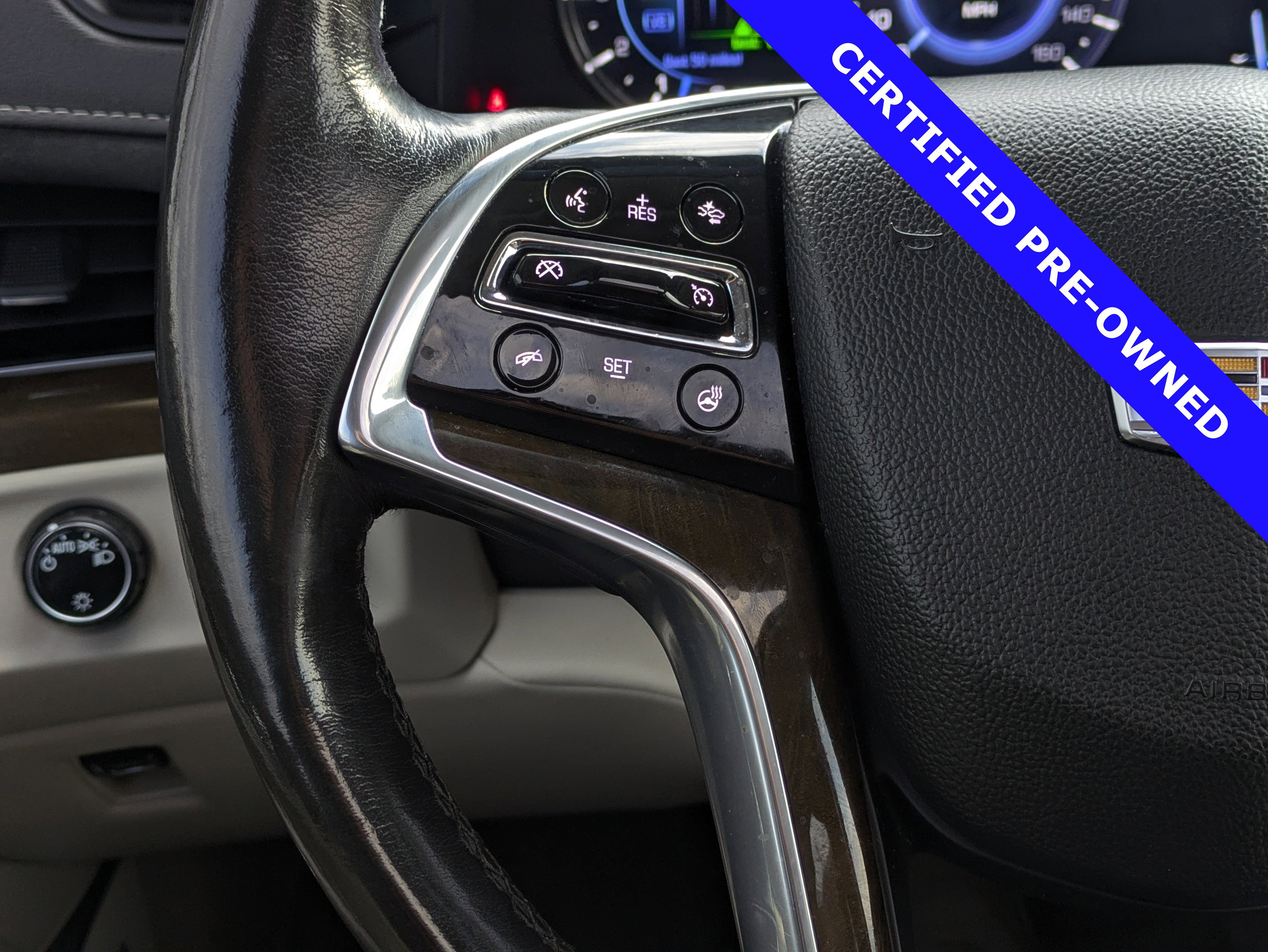 Used 2020 Cadillac Escalade Premium Luxury image 27