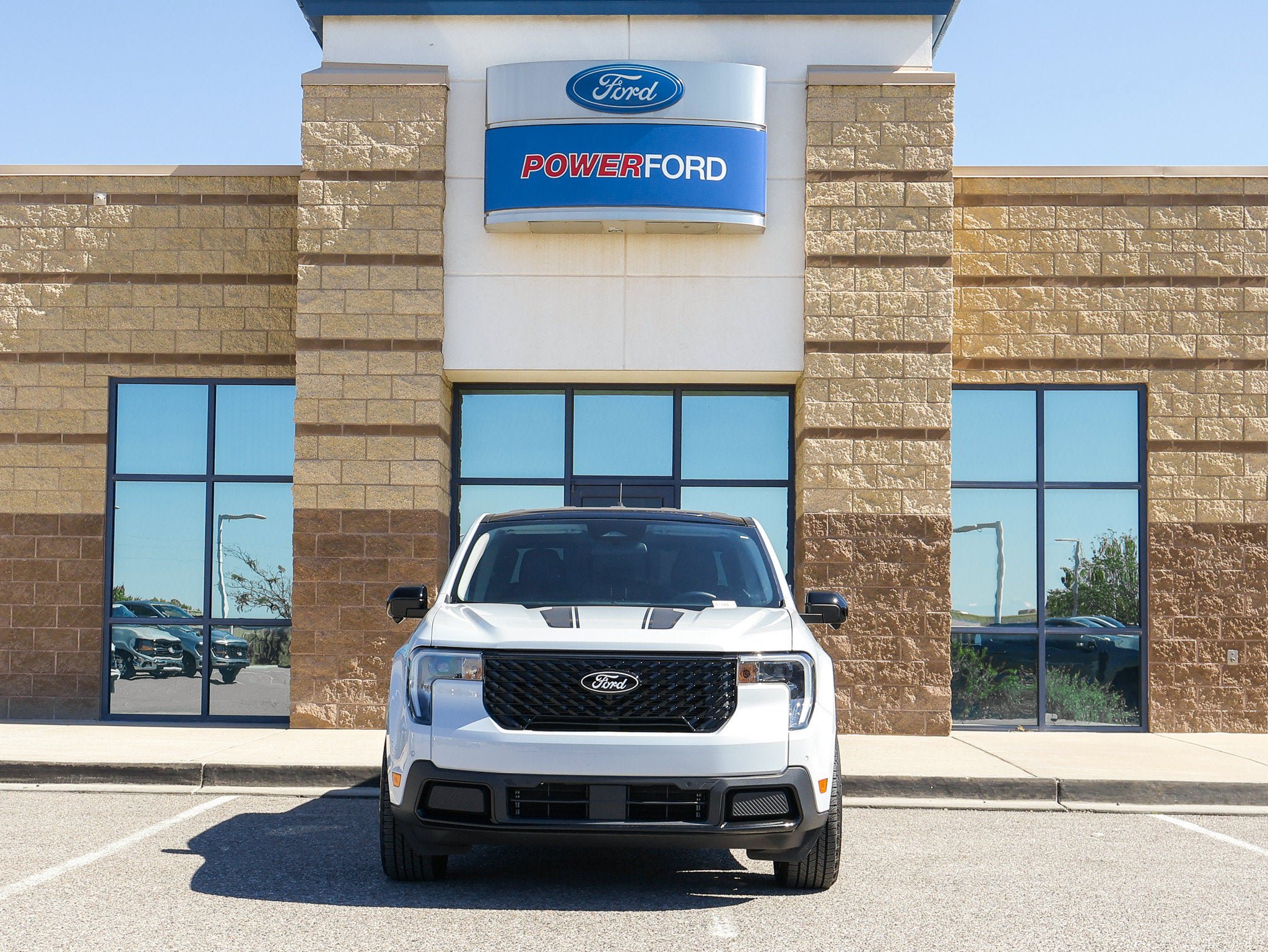 Certified 2025 Ford Maverick Lariat w/ Black Appearance Package AWD/4WD image 3