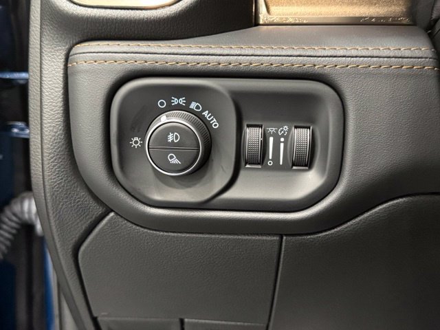 Used 2024 RAM 3500 Limited AWD/4WD image 19