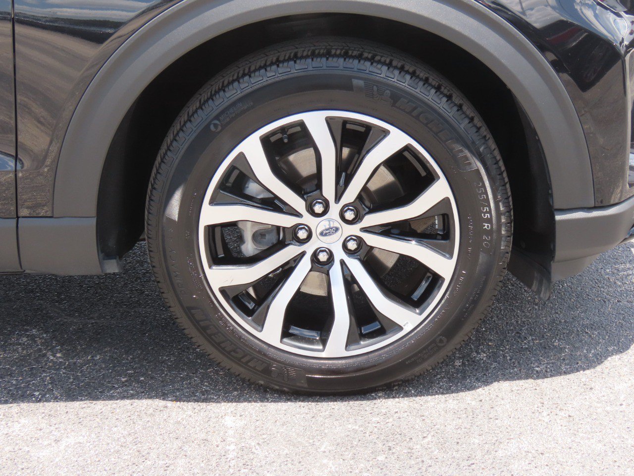 Certified 2025 Ford Explorer ST-Line AWD/4WD image 9