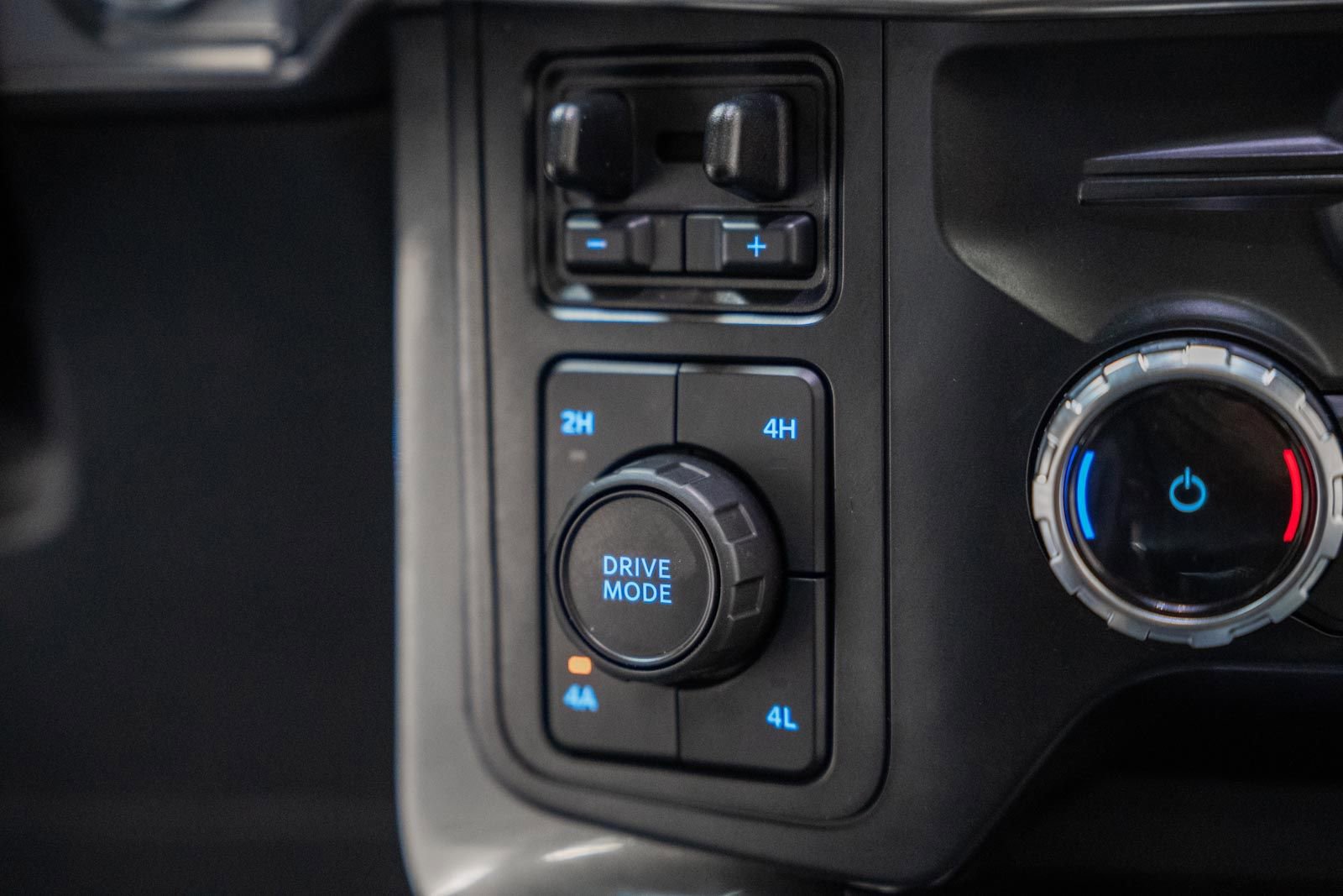 Certified 2023 Ford F150 Lariat w/ Equipment Group 502A High image 34