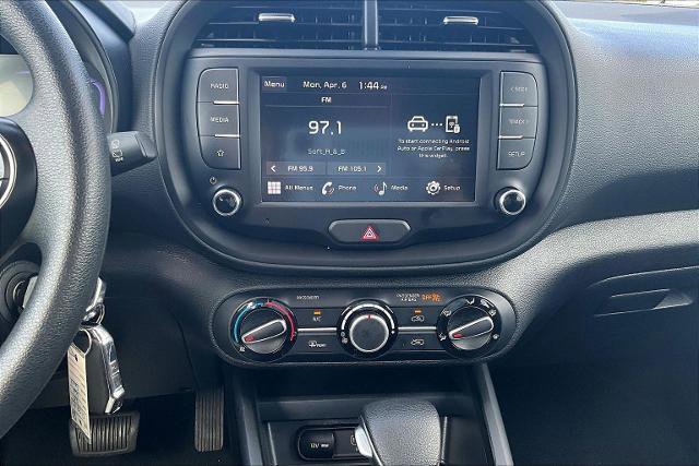 Used 2025 Kia Soul LX w/ LX Technology Package FWD image 6