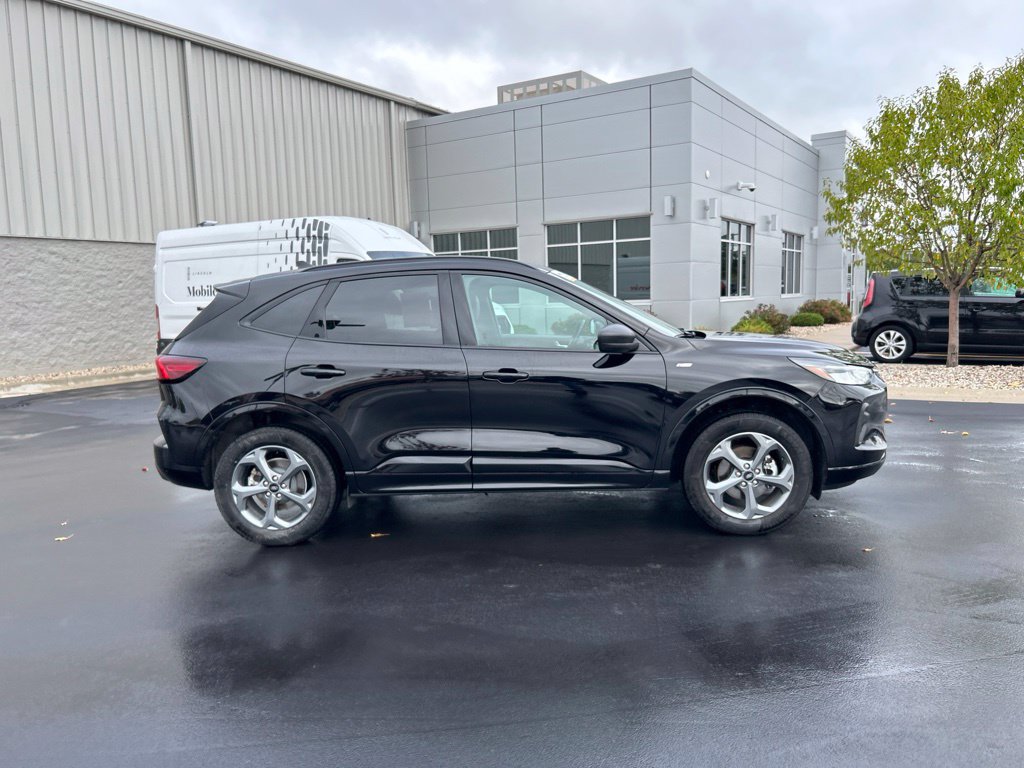 Certified 2024 Ford Escape ST-Line AWD/4WD image 6