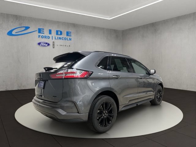 Certified 2024 Ford Edge SE w/ Black Appearance Package AWD/4WD image 10