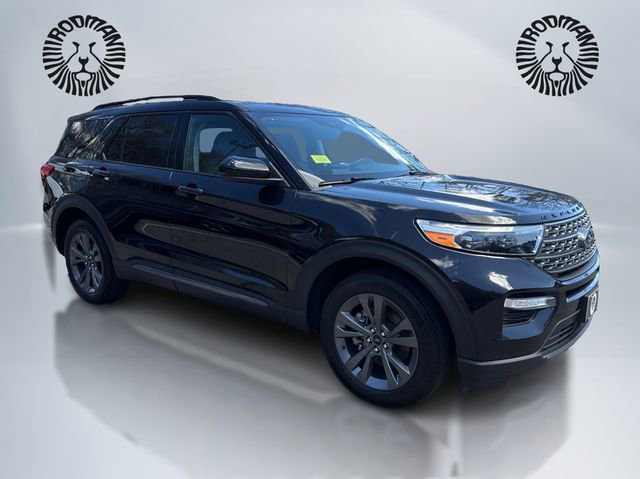 Certified 2023 Ford Explorer XLT w/ Equipment Group 202A AWD/4WD image 3