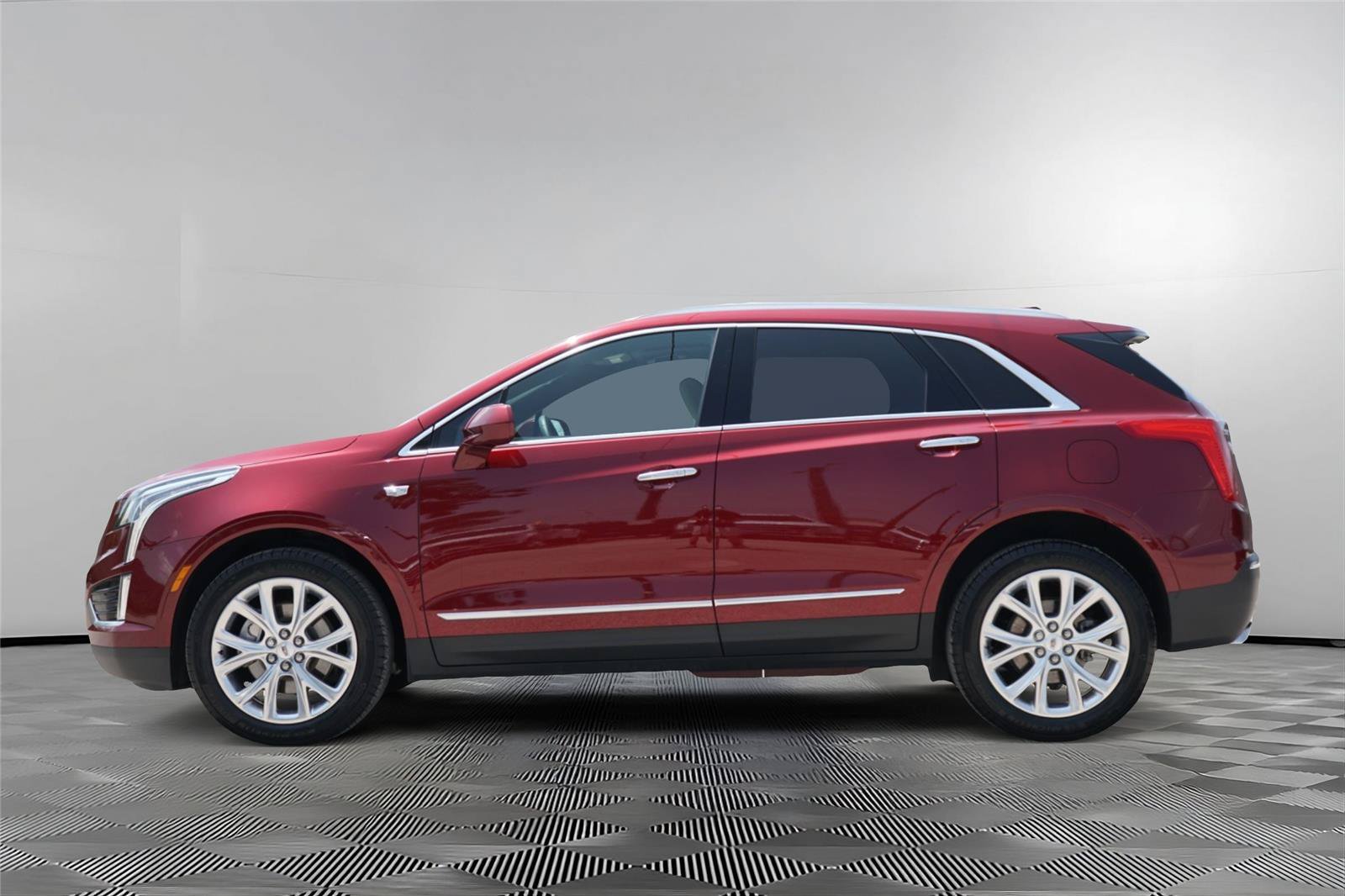 Used 2017 Cadillac XT5 Luxury w/ Driver Awareness Package FWD image 7