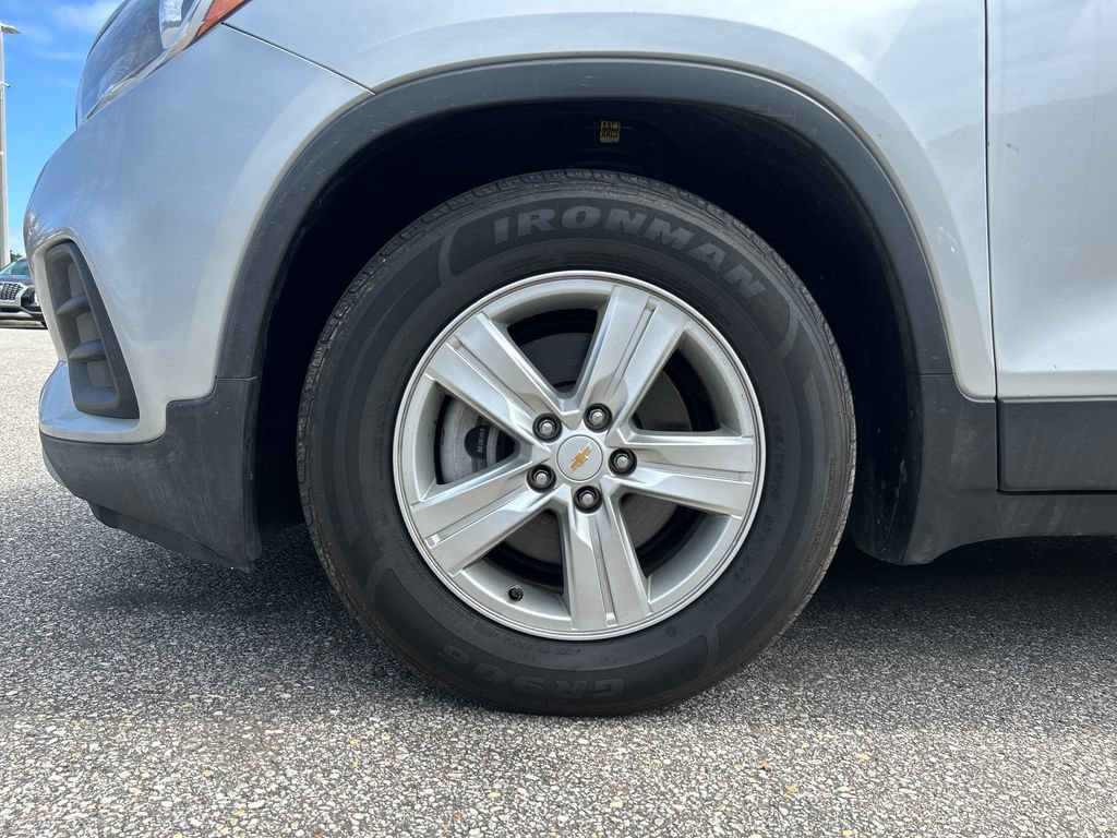 Used 2019 Chevrolet Trax LT w/ LT Convenience Package FWD image 7