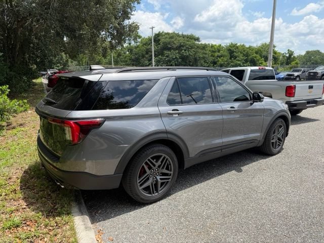 Certified 2025 Ford Explorer ST AWD/4WD image 8