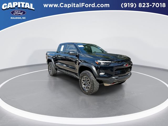 Used 2025 Chevrolet Colorado ZR2 w/ Technology Package AWD/4WD image 2