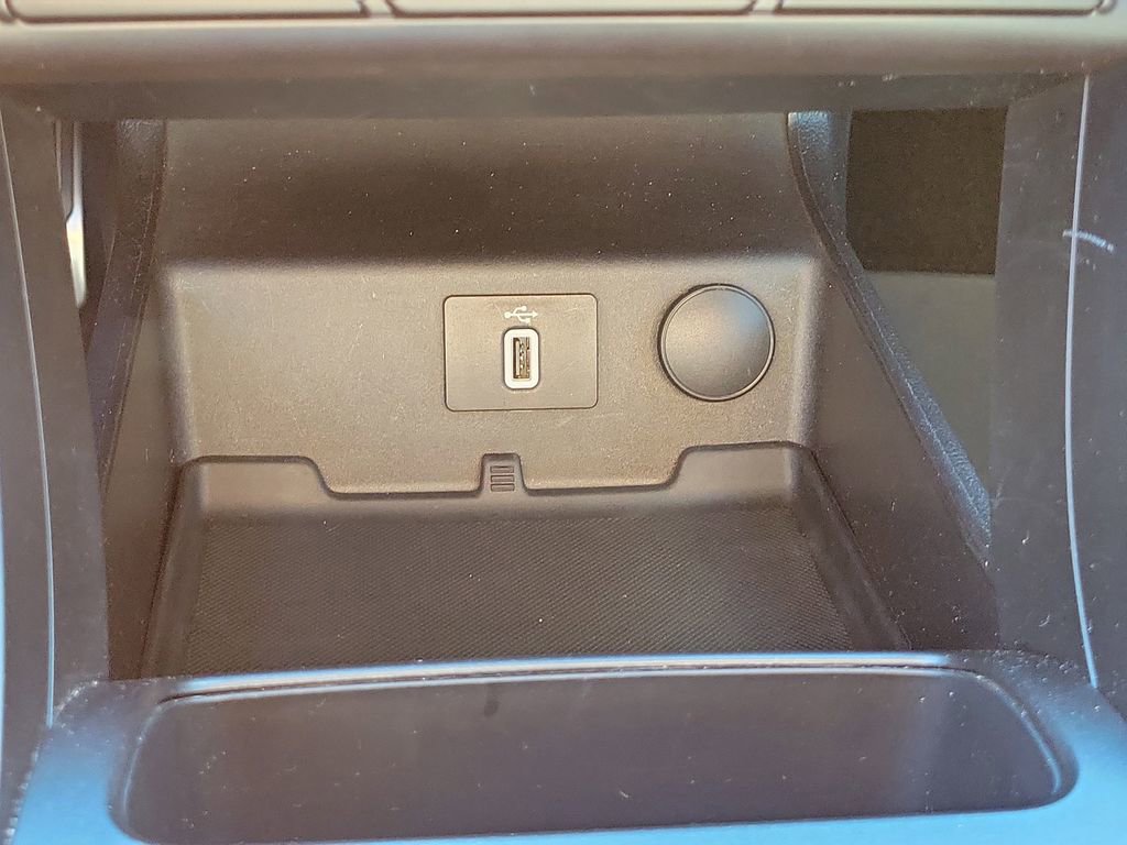 Certified 2018 Ford Fusion Energi Titanium image 29