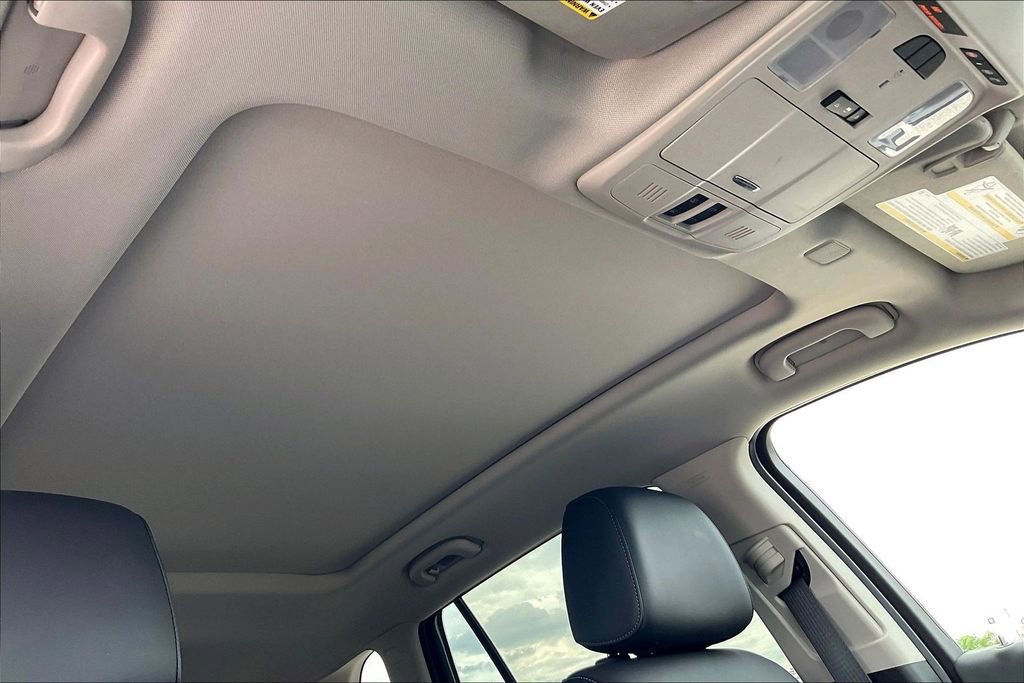 Used 2019 Buick Envision Premium w/ LPO, Cargo Package AWD/4WD image 28