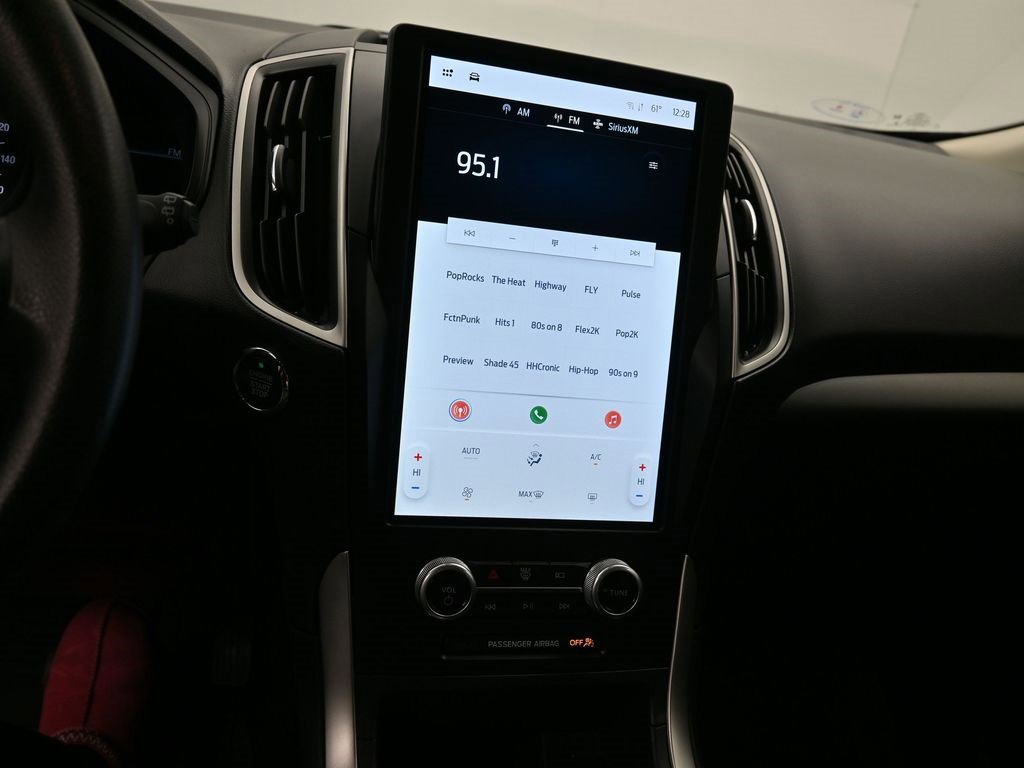 Certified 2022 Ford Edge SE w/ Black Appearance Package image 34