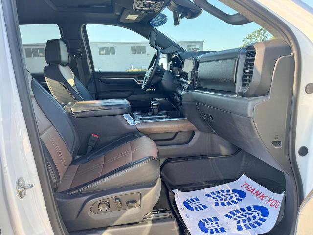 Used 2024 Chevrolet Silverado 1500 High Country w/ High Country Premium Package AWD/4WD image 18