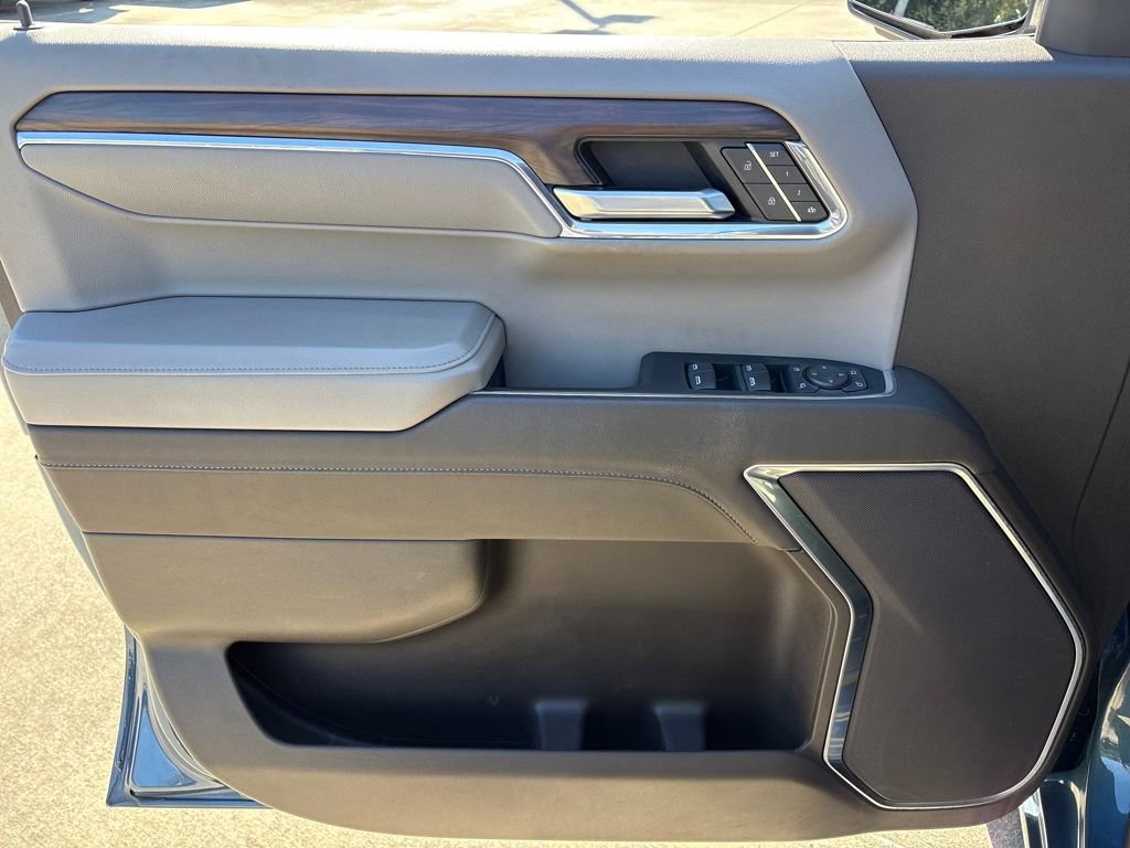 Used 2024 GMC Sierra 1500 SLT image 15