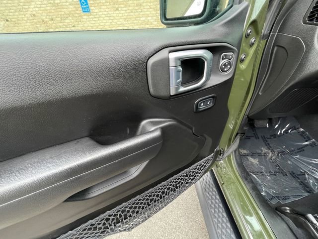 Used 2023 Jeep Gladiator Sport AWD/4WD image 11