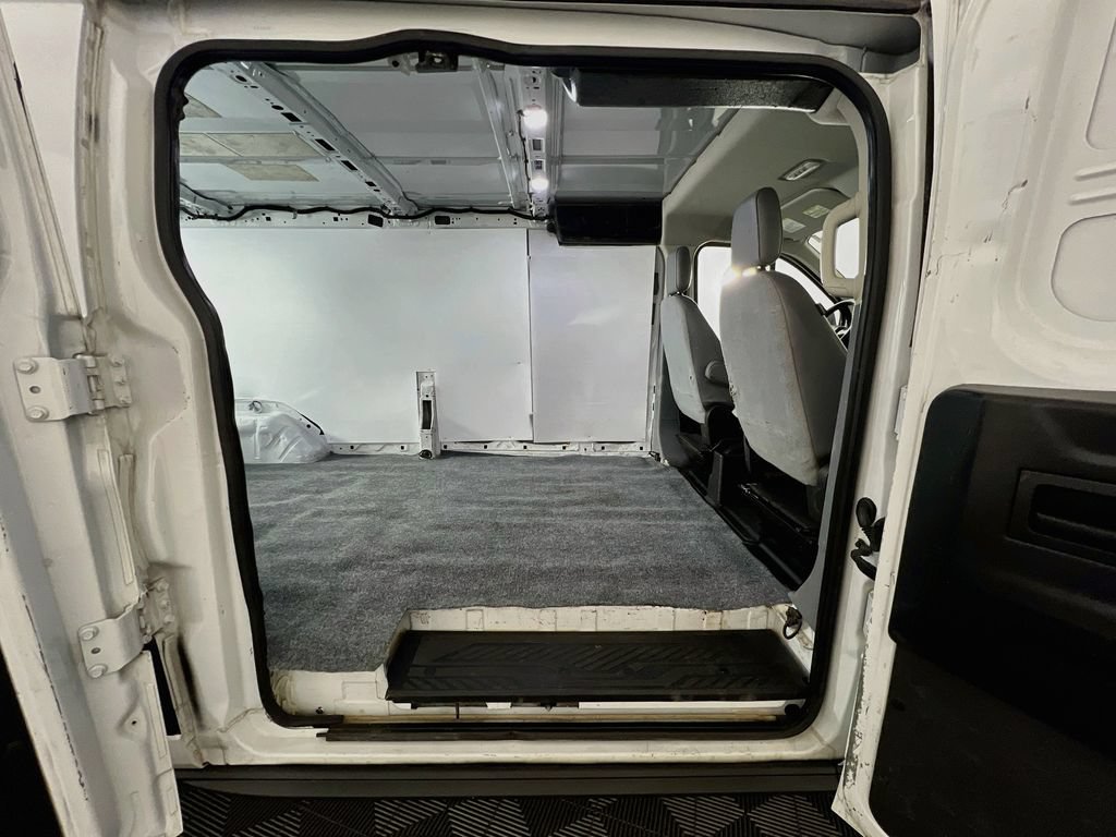 Certified 2019 Ford Transit 250 148 Low Roof RWD image 38