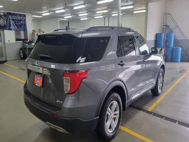 Certified 2023 Ford Explorer XLT w/ Equipment Group 202A AWD/4WD image 5