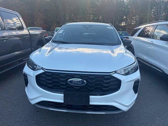 Certified 2023 Ford Escape ST-Line w/ Tech Pack #1 AWD/4WD image 5