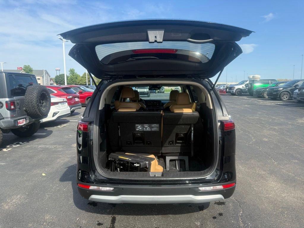 Used 2024 Kia Carnival LX FWD image 39