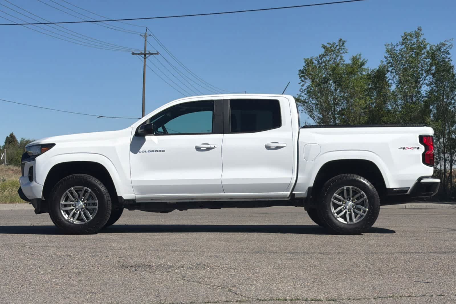 Used 2023 Chevrolet Colorado LT w/ LT Convenience Package II AWD/4WD image 5