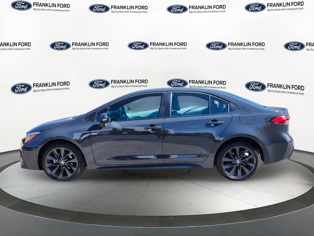 Used 2026 Toyota Corolla SE FWD image 2