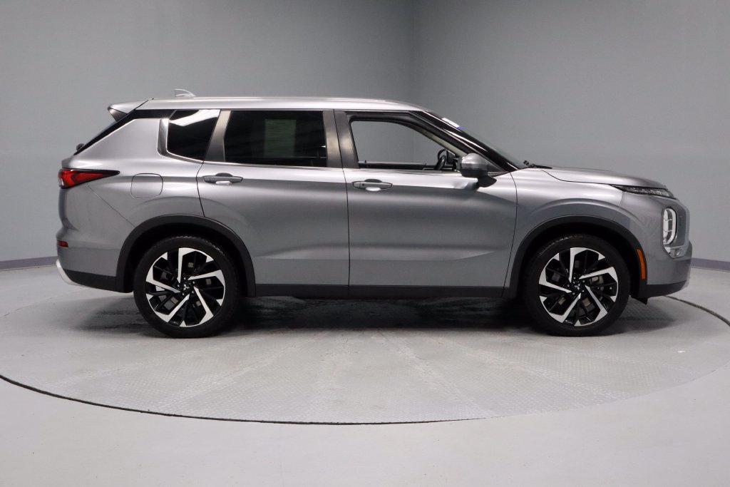 Used 2022 Mitsubishi Outlander SE AWD/4WD image 13