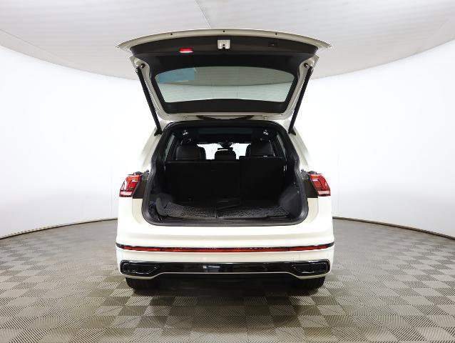 Used 2022 Volkswagen Tiguan SE R-Line image 21