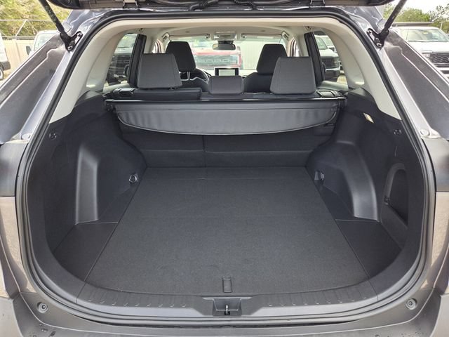 Used 2025 Toyota RAV4 XLE AWD/4WD image 17