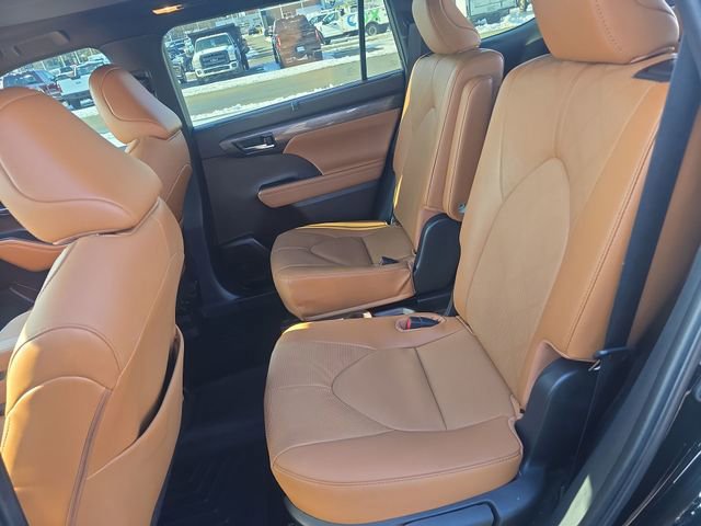 Used 2022 Toyota Highlander Platinum image 24