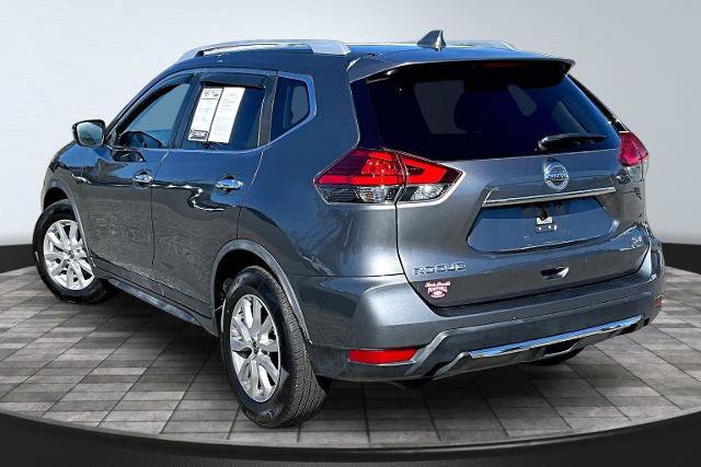 Used 2017 Nissan Rogue SV FWD image 2