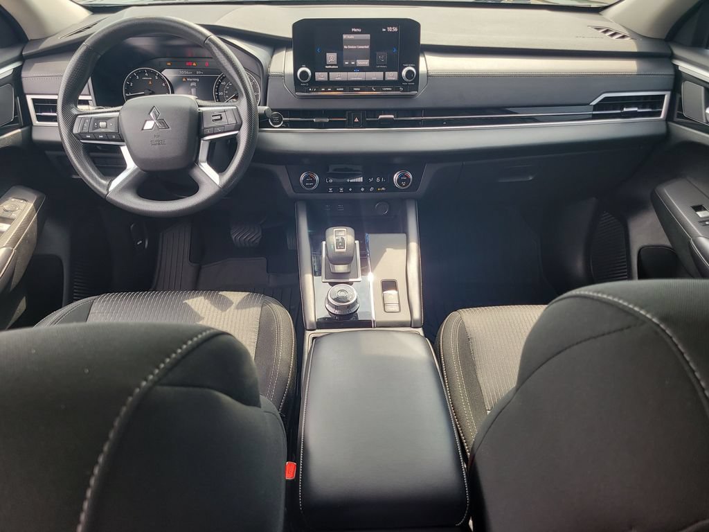 Used 2024 Mitsubishi Outlander ES FWD image 12