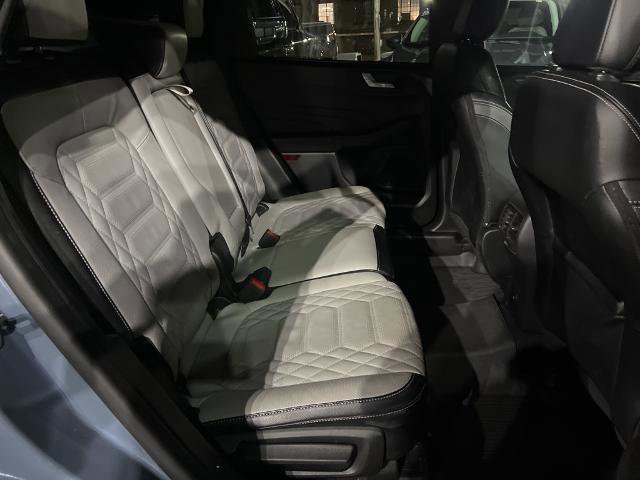 Certified 2023 Ford Escape Platinum w/ Premium Technology Package image 16