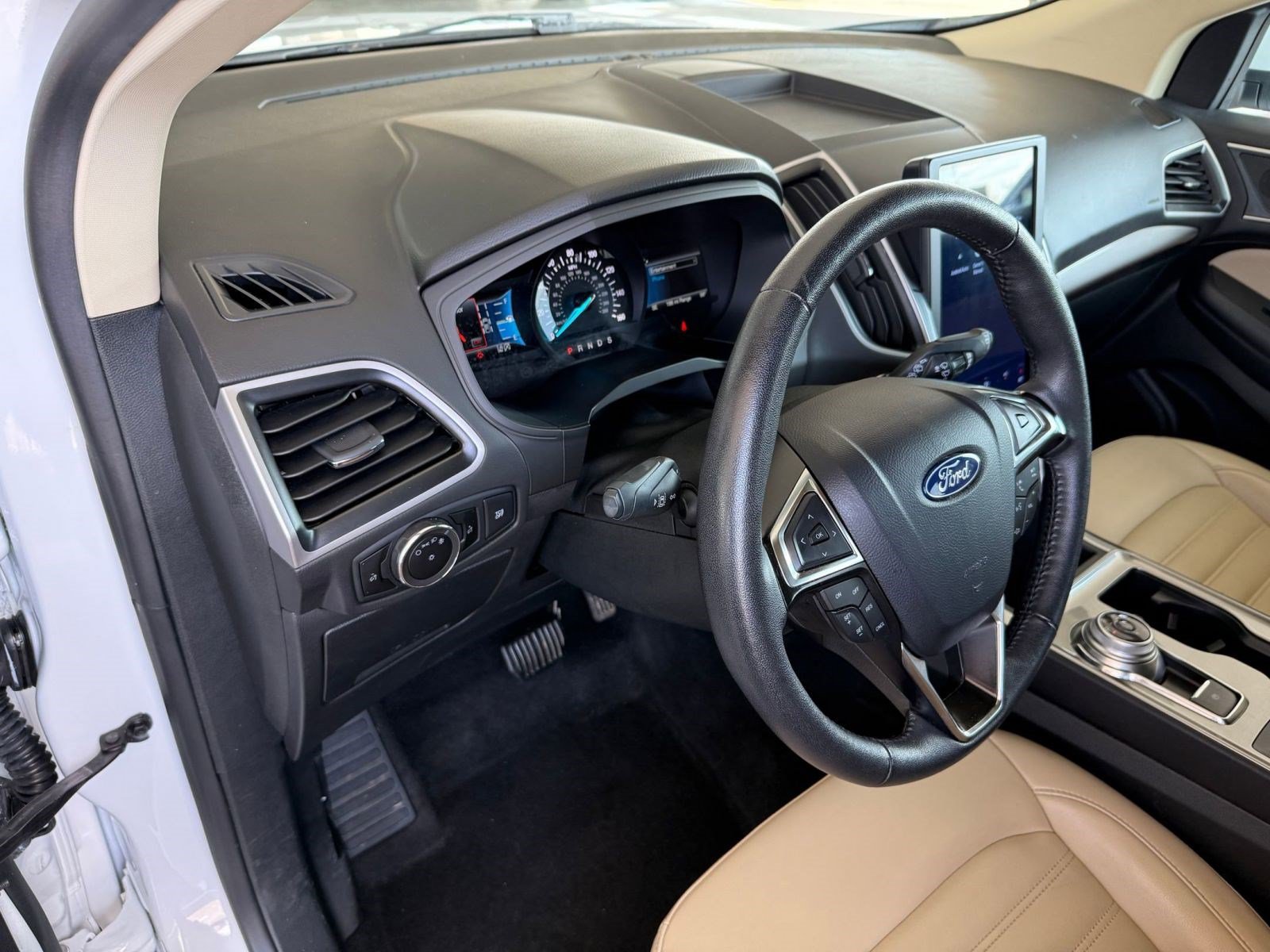 Certified 2024 Ford Edge SEL AWD/4WD image 4