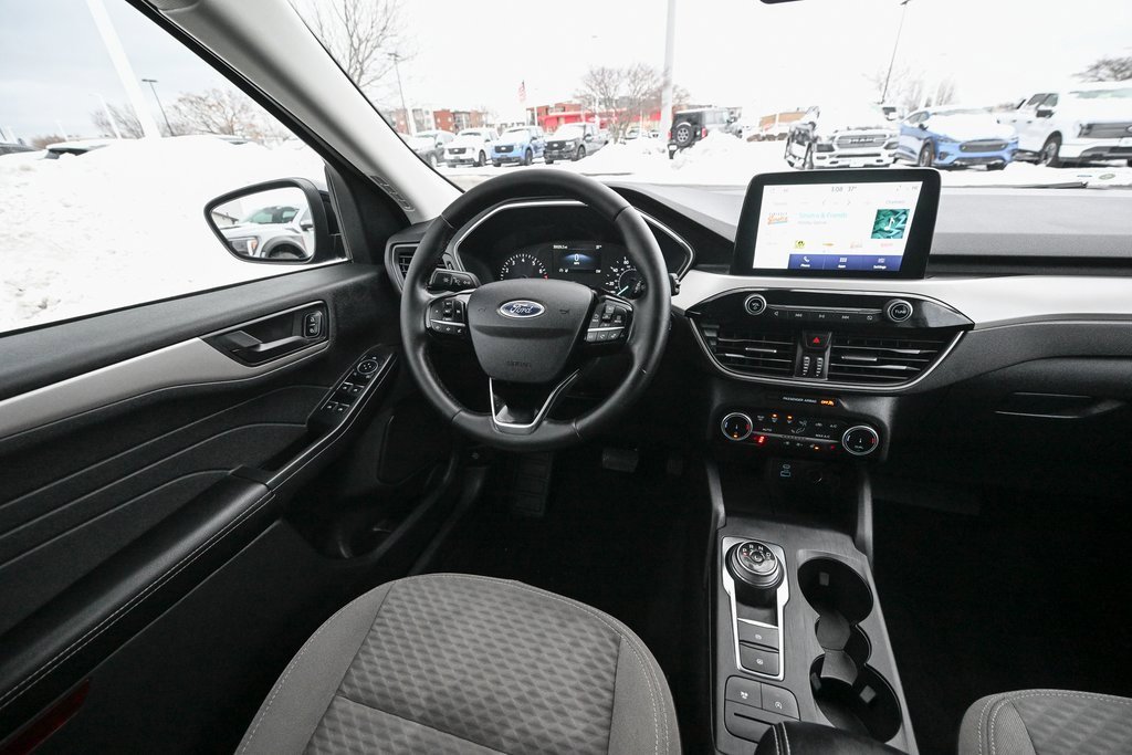 Certified 2022 Ford Escape SE w/ SE Sport Appearance Package image 32