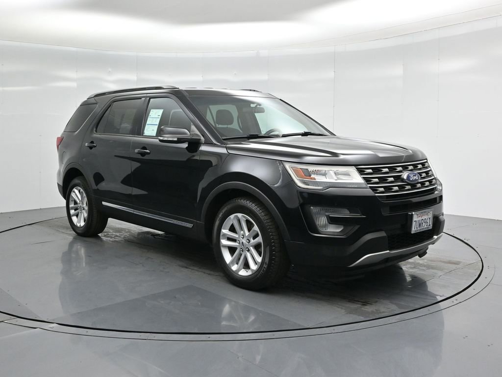 Certified 2017 Ford Explorer XLT image 7