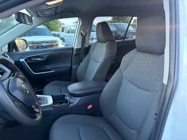 Used 2025 Toyota RAV4 XLE AWD/4WD image 16