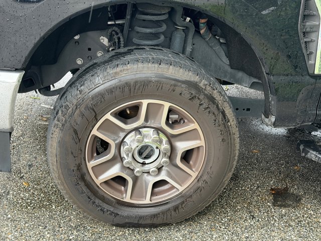 Certified 2025 Ford F250 XLT AWD/4WD image 7