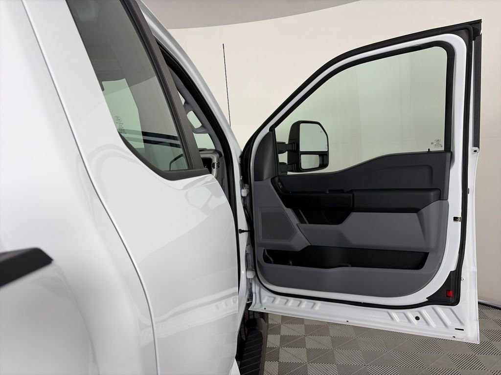 Certified 2025 Ford F350 XL w/ Snow Plow Prep Package image 25