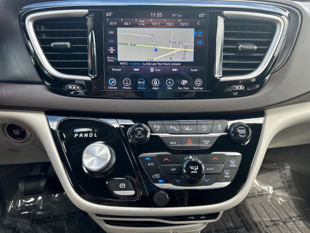 Used 2020 Chrysler Pacifica Touring w/ Advanced Safetytec Group FWD image 27