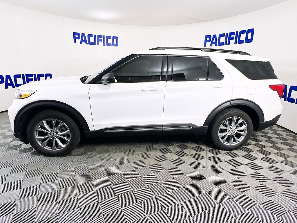 Certified 2023 Ford Explorer XLT w/ Equipment Group 202A AWD/4WD image 6